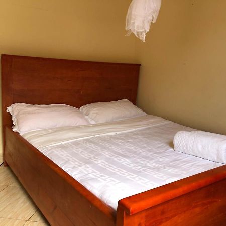 Cozy Bukoto Studio, Unlimited Wifi, Netflix & Close To Acacia Kampala Exterior photo