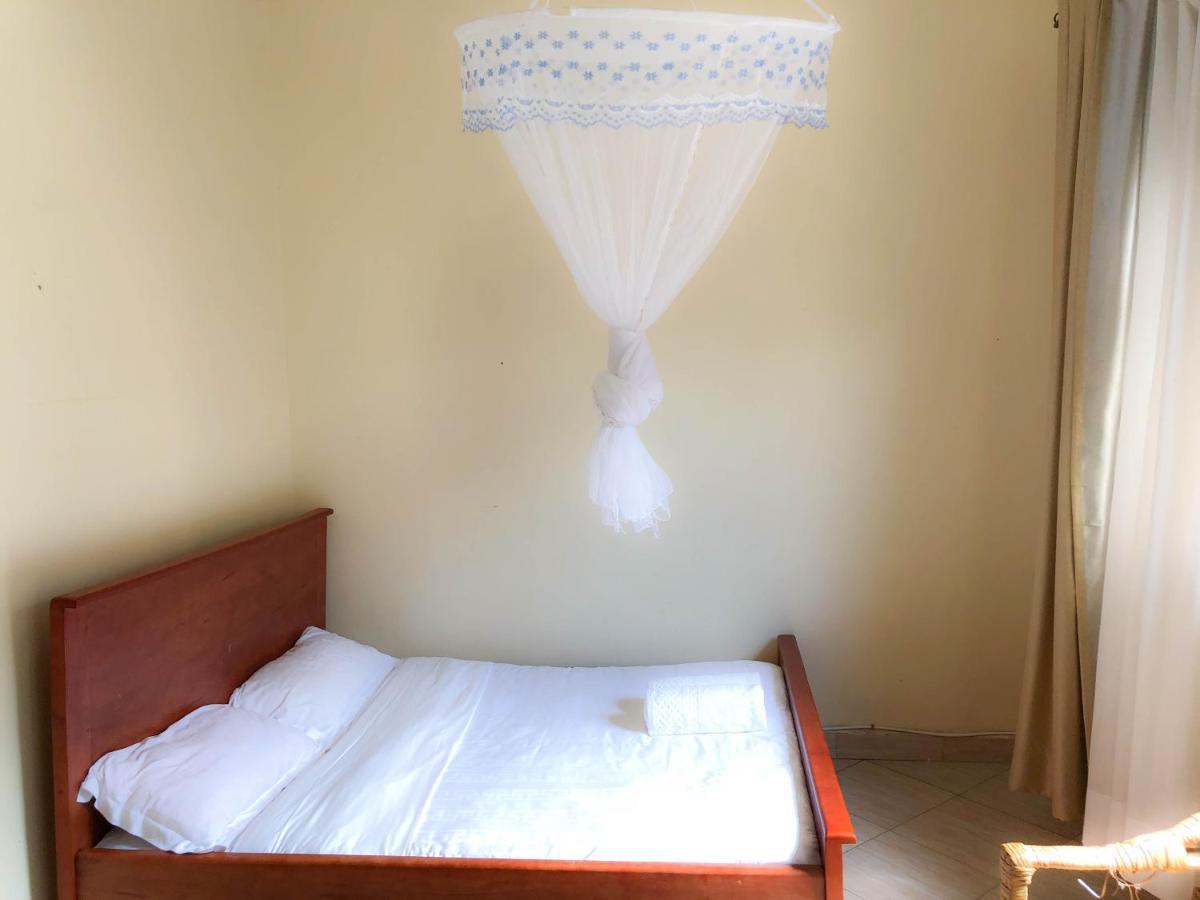Cozy Bukoto Studio, Unlimited Wifi, Netflix & Close To Acacia Kampala Exterior photo
